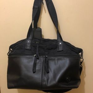 Lululemon overnight bag